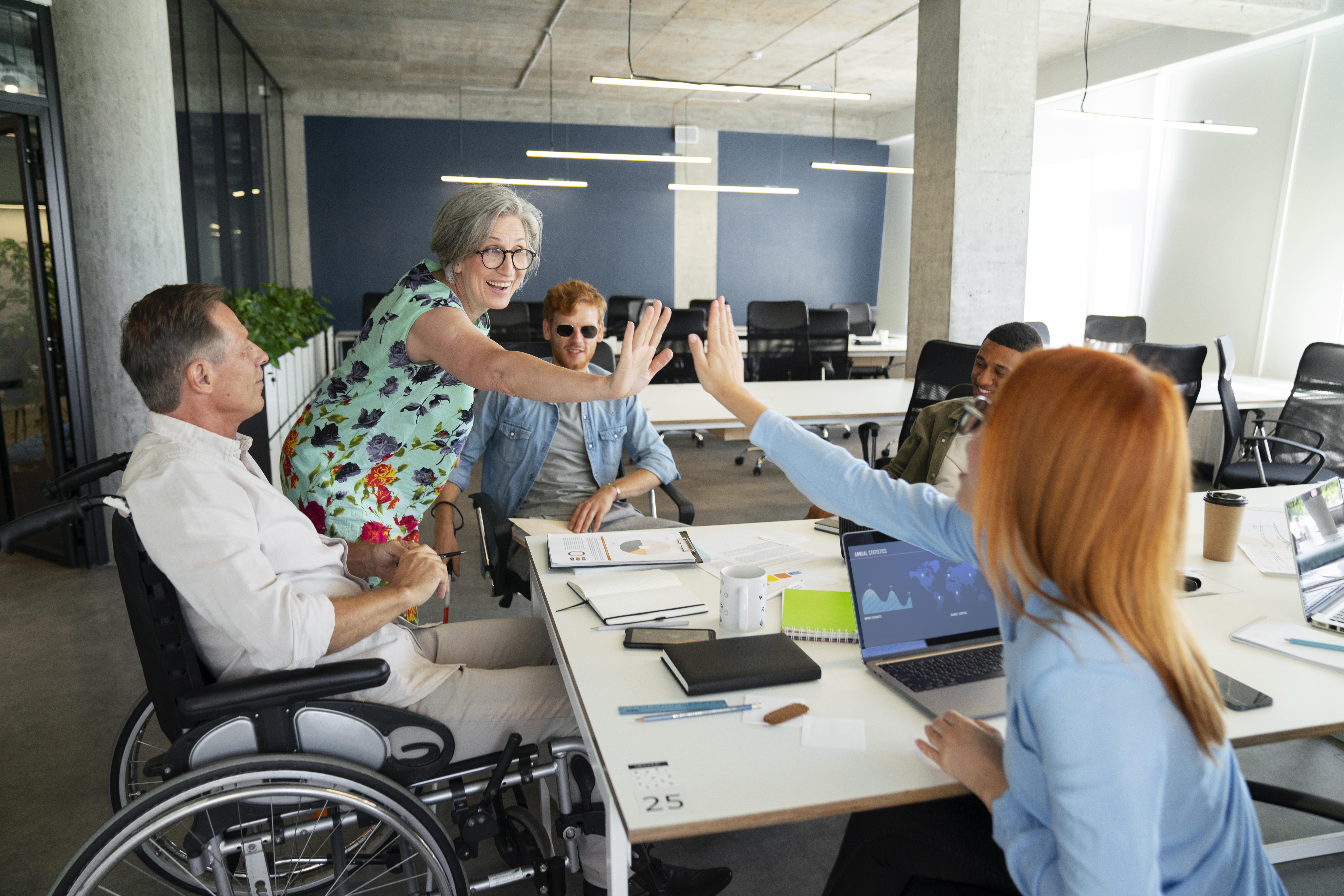 _img/blogs/57873_man-wheelchair-having-office-job.jpg